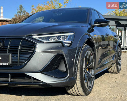 Серый Ауди E-Tron, объемом двигателя 0 л и пробегом 42 тыс. км за 47848 $, фото 9 на Automoto.ua
