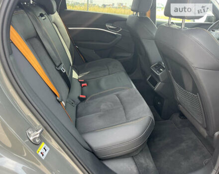 Серый Ауди E-Tron, объемом двигателя 0 л и пробегом 58 тыс. км за 44950 $, фото 16 на Automoto.ua