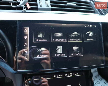 Серый Ауди E-Tron, объемом двигателя 0 л и пробегом 37 тыс. км за 55900 $, фото 30 на Automoto.ua