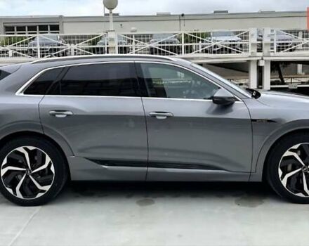 Серый Ауди E-Tron, объемом двигателя 0 л и пробегом 43 тыс. км за 48900 $, фото 4 на Automoto.ua