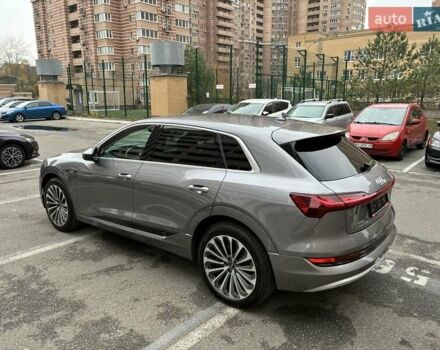 Серый Ауди E-Tron, объемом двигателя 0 л и пробегом 112 тыс. км за 31900 $, фото 43 на Automoto.ua