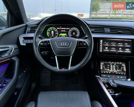 Сірий Ауді E-Tron, об'ємом двигуна 0 л та пробігом 55 тис. км за 42000 $, фото 28 на Automoto.ua
