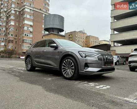 Серый Ауди E-Tron, объемом двигателя 0 л и пробегом 112 тыс. км за 31900 $, фото 8 на Automoto.ua