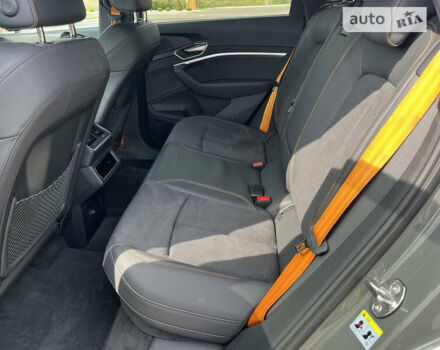 Серый Ауди E-Tron, объемом двигателя 0 л и пробегом 58 тыс. км за 44950 $, фото 24 на Automoto.ua