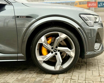 Серый Ауди E-Tron, объемом двигателя 0 л и пробегом 37 тыс. км за 49500 $, фото 22 на Automoto.ua