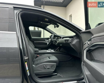 Сірий Ауді E-Tron, об'ємом двигуна 0 л та пробігом 22 тис. км за 49999 $, фото 90 на Automoto.ua