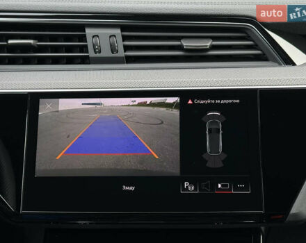 Серый Ауди E-Tron, объемом двигателя 0 л и пробегом 104 тыс. км за 39820 $, фото 56 на Automoto.ua