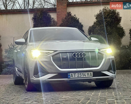 Сірий Ауді E-Tron, об'ємом двигуна 0 л та пробігом 80 тис. км за 39900 $, фото 19 на Automoto.ua