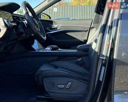 Серый Ауди E-Tron, объемом двигателя 0 л и пробегом 42 тыс. км за 47848 $, фото 23 на Automoto.ua