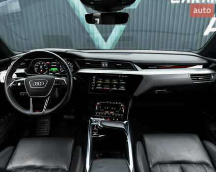 Серый Ауди E-Tron, объемом двигателя 0 л и пробегом 33 тыс. км за 53000 $, фото 20 на Automoto.ua