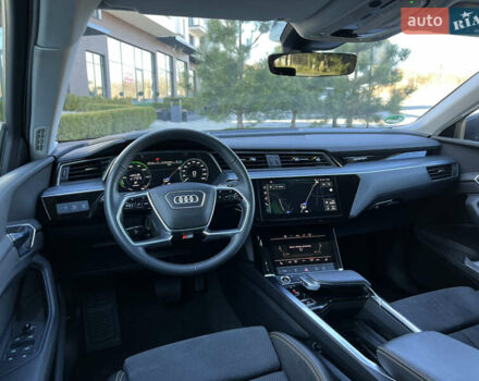 Серый Ауди E-Tron, объемом двигателя 0 л и пробегом 18 тыс. км за 42500 $, фото 37 на Automoto.ua