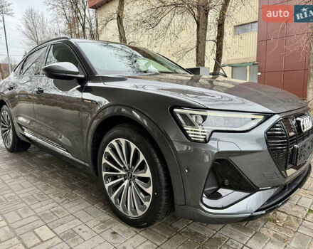 Сірий Ауді E-Tron, об'ємом двигуна 0 л та пробігом 39 тис. км за 46500 $, фото 6 на Automoto.ua