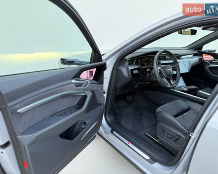 Сірий Ауді E-Tron, об'ємом двигуна 0 л та пробігом 63 тис. км за 39999 $, фото 44 на Automoto.ua