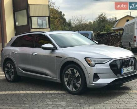 Серый Ауди E-Tron, объемом двигателя 0 л и пробегом 85 тыс. км за 33700 $, фото 1 на Automoto.ua