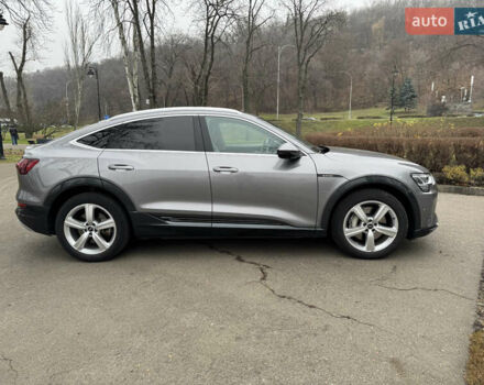 Сірий Ауді E-Tron, об'ємом двигуна 0 л та пробігом 61 тис. км за 39999 $, фото 5 на Automoto.ua