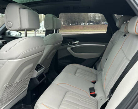 Сірий Ауді E-Tron, об'ємом двигуна 0 л та пробігом 45 тис. км за 38900 $, фото 22 на Automoto.ua