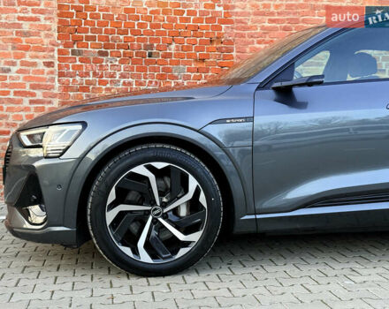 Серый Ауди E-Tron, объемом двигателя 0 л и пробегом 84 тыс. км за 39999 $, фото 12 на Automoto.ua
