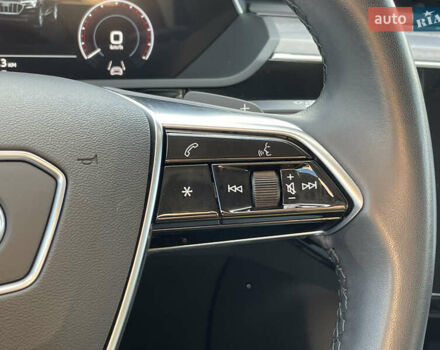 Серый Ауди E-Tron, объемом двигателя 0 л и пробегом 32 тыс. км за 42131 $, фото 50 на Automoto.ua