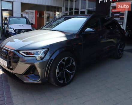 Серый Ауди E-Tron, объемом двигателя 0 л и пробегом 37 тыс. км за 55900 $, фото 1 на Automoto.ua
