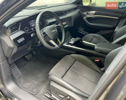 Серый Ауди E-Tron, объемом двигателя 0 л и пробегом 32 тыс. км за 43500 $, фото 24 на Automoto.ua