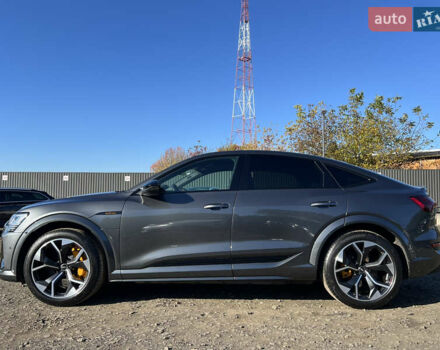 Серый Ауди E-Tron, объемом двигателя 0 л и пробегом 42 тыс. км за 47848 $, фото 4 на Automoto.ua
