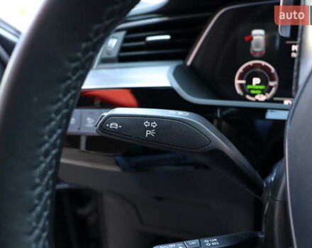 Серый Ауди E-Tron, объемом двигателя 0 л и пробегом 37 тыс. км за 55900 $, фото 26 на Automoto.ua