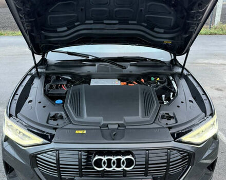 Серый Ауди E-Tron, объемом двигателя 0 л и пробегом 197 тыс. км за 23900 $, фото 45 на Automoto.ua