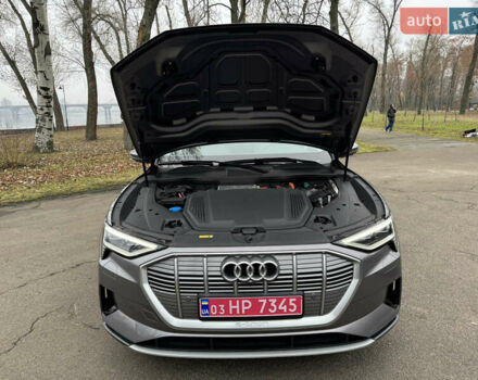 Сірий Ауді E-Tron, об'ємом двигуна 0 л та пробігом 61 тис. км за 39999 $, фото 7 на Automoto.ua