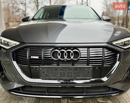 Сірий Ауді E-Tron, об'ємом двигуна 0 л та пробігом 39 тис. км за 46500 $, фото 5 на Automoto.ua
