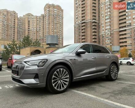 Серый Ауди E-Tron, объемом двигателя 0 л и пробегом 112 тыс. км за 31900 $, фото 25 на Automoto.ua