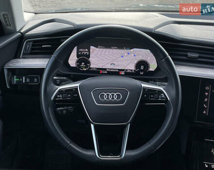 Серый Ауди E-Tron, объемом двигателя 0 л и пробегом 32 тыс. км за 42131 $, фото 47 на Automoto.ua