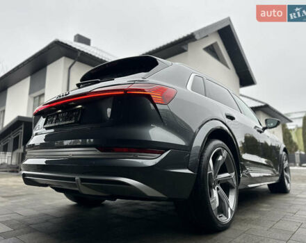 Серый Ауди E-Tron, объемом двигателя 0 л и пробегом 48 тыс. км за 49999 $, фото 5 на Automoto.ua