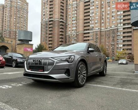 Серый Ауди E-Tron, объемом двигателя 0 л и пробегом 112 тыс. км за 31900 $, фото 27 на Automoto.ua