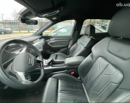 Серый Ауди E-Tron, объемом двигателя 0 л и пробегом 25 тыс. км за 54123 $, фото 14 на Automoto.ua