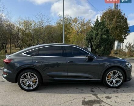 Серый Ауди E-Tron, объемом двигателя 0 л и пробегом 31 тыс. км за 40500 $, фото 32 на Automoto.ua