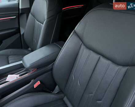 Серый Ауди E-Tron, объемом двигателя 0 л и пробегом 32 тыс. км за 41367 $, фото 28 на Automoto.ua