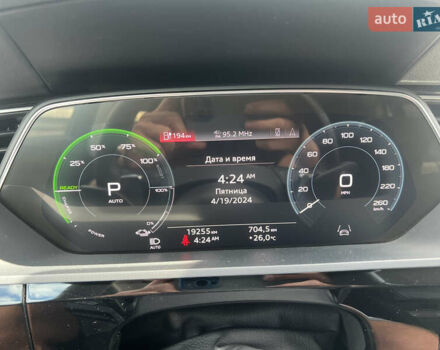 Сірий Ауді E-Tron, об'ємом двигуна 0 л та пробігом 22 тис. км за 48490 $, фото 20 на Automoto.ua