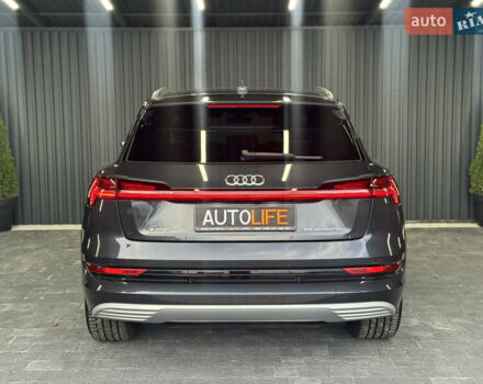 Сірий Ауді E-Tron, об'ємом двигуна 0 л та пробігом 99 тис. км за 33500 $, фото 4 на Automoto.ua