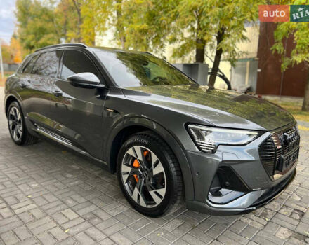 Серый Ауди E-Tron, объемом двигателя 0 л и пробегом 32 тыс. км за 43500 $, фото 7 на Automoto.ua