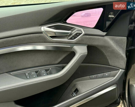 Серый Ауди E-Tron, объемом двигателя 0 л и пробегом 37 тыс. км за 49500 $, фото 32 на Automoto.ua