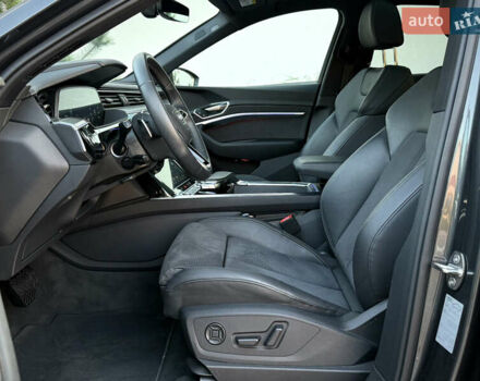 Сірий Ауді E-Tron, об'ємом двигуна 0 л та пробігом 25 тис. км за 47431 $, фото 62 на Automoto.ua