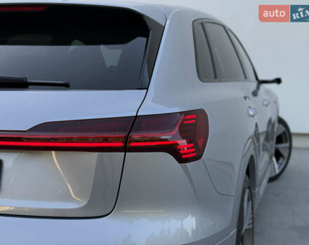 Сірий Ауді E-Tron, об'ємом двигуна 0 л та пробігом 63 тис. км за 39999 $, фото 16 на Automoto.ua