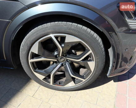 Серый Ауди E-Tron, объемом двигателя 0 л и пробегом 37 тыс. км за 55900 $, фото 3 на Automoto.ua