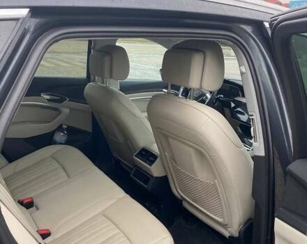 Сірий Ауді E-Tron, об'ємом двигуна 0 л та пробігом 26 тис. км за 34000 $, фото 18 на Automoto.ua