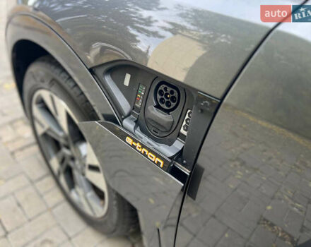 Серый Ауди E-Tron, объемом двигателя 0 л и пробегом 32 тыс. км за 43500 $, фото 19 на Automoto.ua