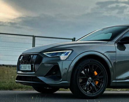 Серый Ауди E-Tron, объемом двигателя 0 л и пробегом 63 тыс. км за 40999 $, фото 55 на Automoto.ua