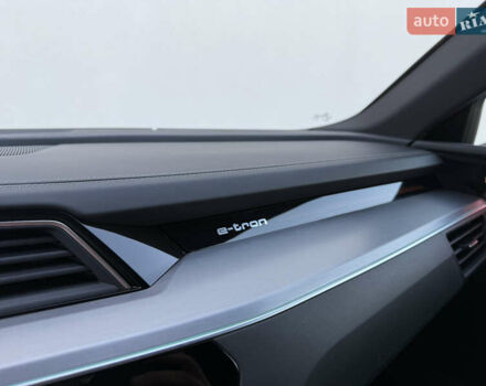 Сірий Ауді E-Tron, об'ємом двигуна 0 л та пробігом 63 тис. км за 39999 $, фото 52 на Automoto.ua