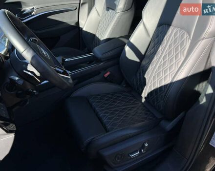 Серый Ауди E-Tron, объемом двигателя 0 л и пробегом 42 тыс. км за 47848 $, фото 24 на Automoto.ua