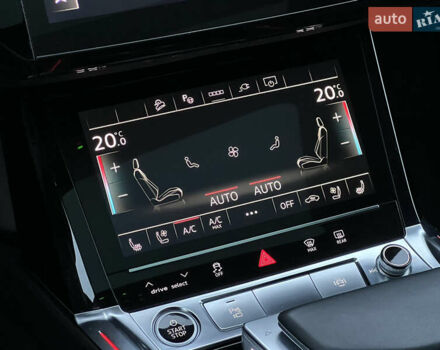 Серый Ауди E-Tron, объемом двигателя 0 л и пробегом 32 тыс. км за 41367 $, фото 61 на Automoto.ua