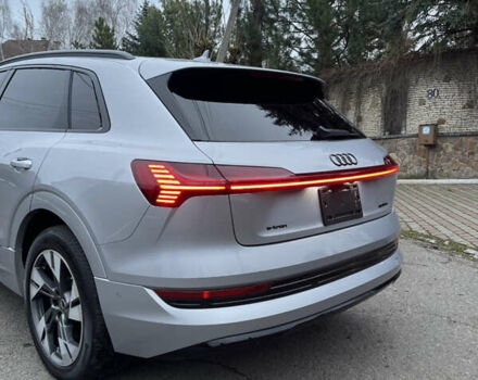 Серый Ауди E-Tron, объемом двигателя 0 л и пробегом 74 тыс. км за 37500 $, фото 20 на Automoto.ua